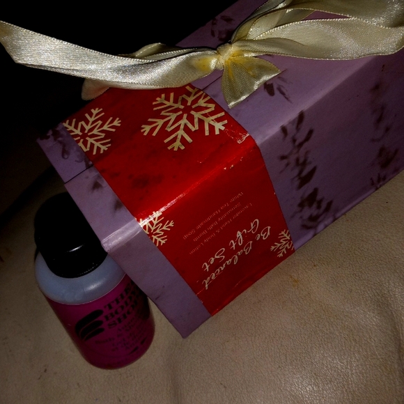 Hygiene kit HAND MADE SOAP+BATHBOMB WITH CREAM - Picture 1 of 6